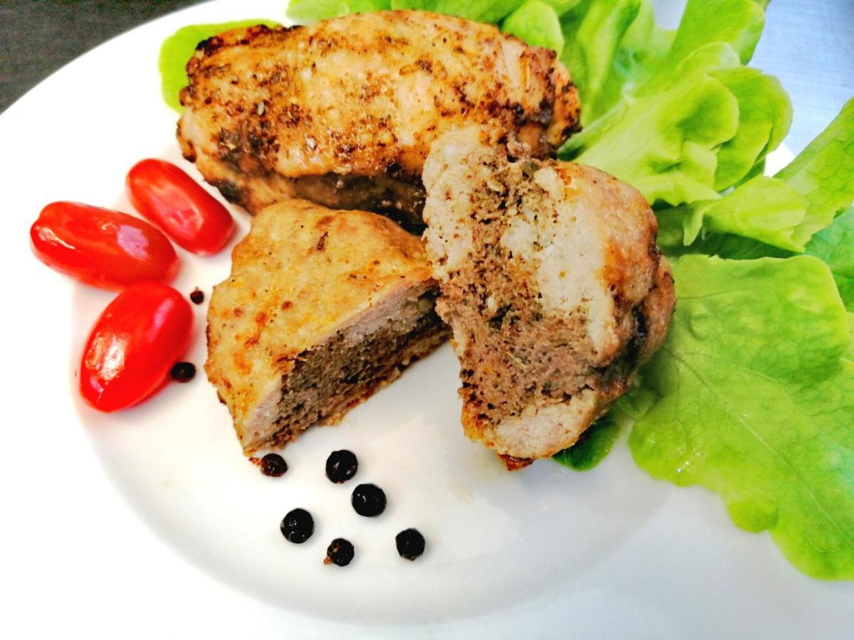 Restauracja Teo Hotel Cieszkow Екстериор снимка