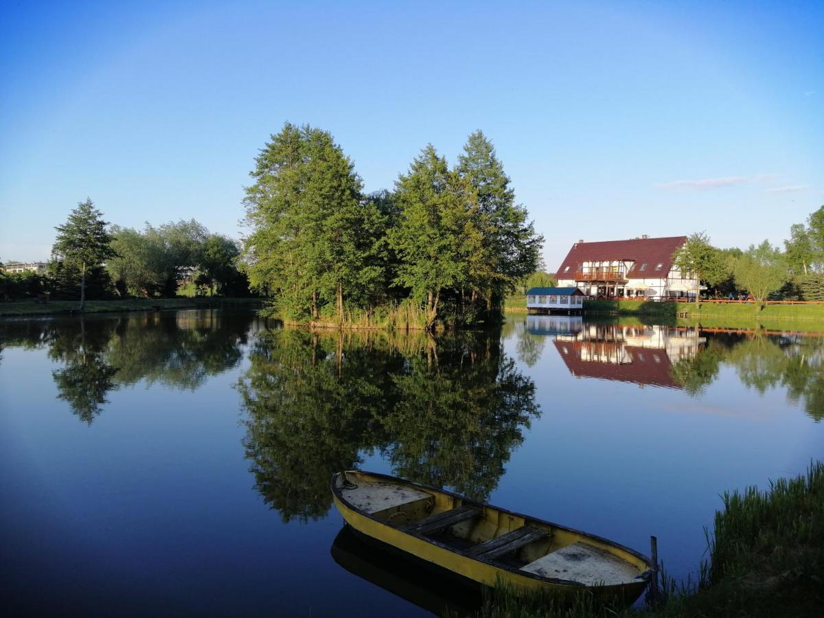 Restauracja Teo Hotel Cieszkow Екстериор снимка