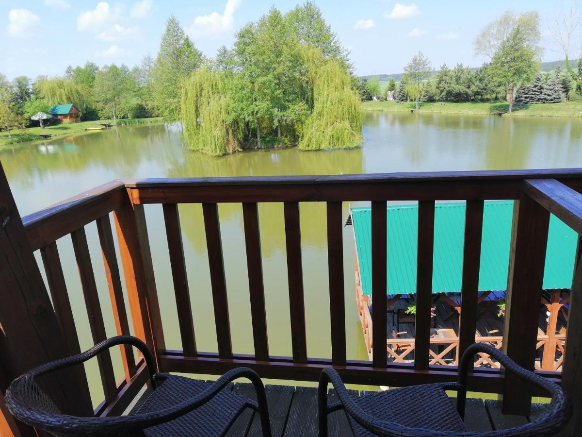 Restauracja Teo Hotel Cieszkow Екстериор снимка